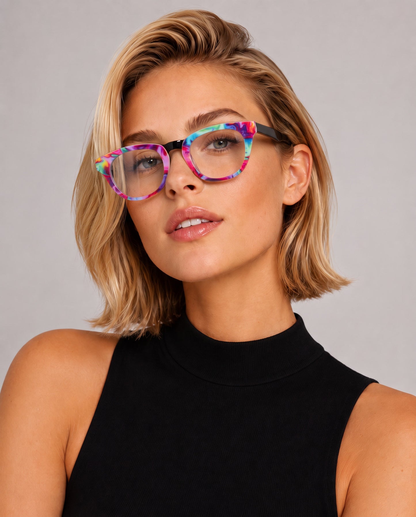 LAURA – Black Frame